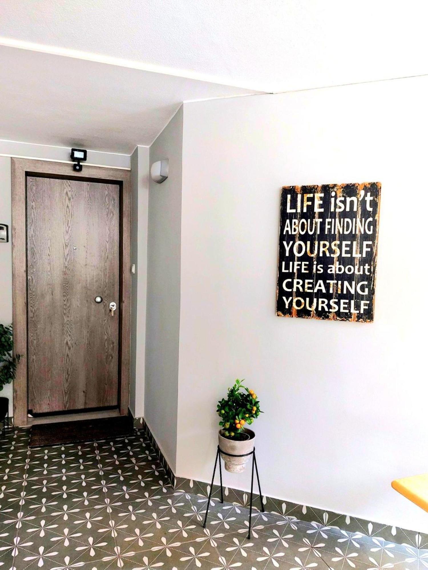 Glyfada'S Cosy Apartments Атина Екстериор снимка